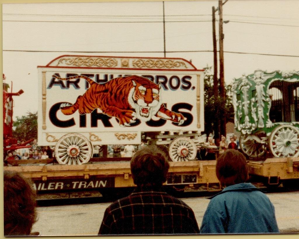 Circus Train Thru Park Ridge 1982-6