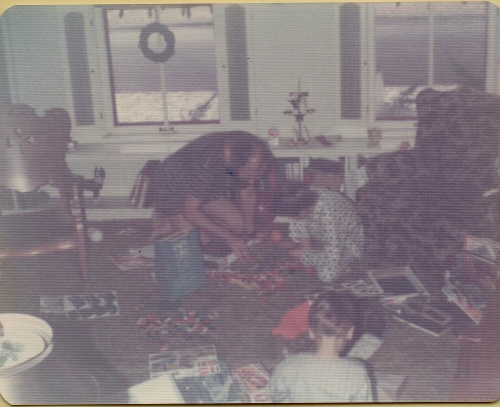 Elm Street Christmas 1976-11