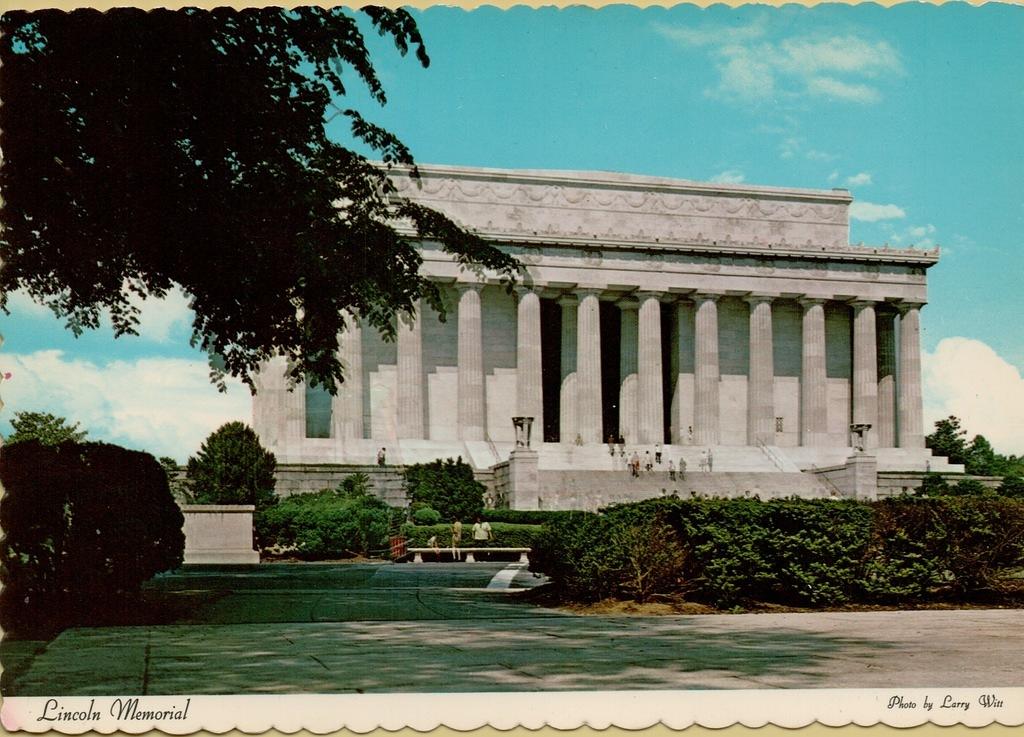 Postcard The Lincoln Memorial