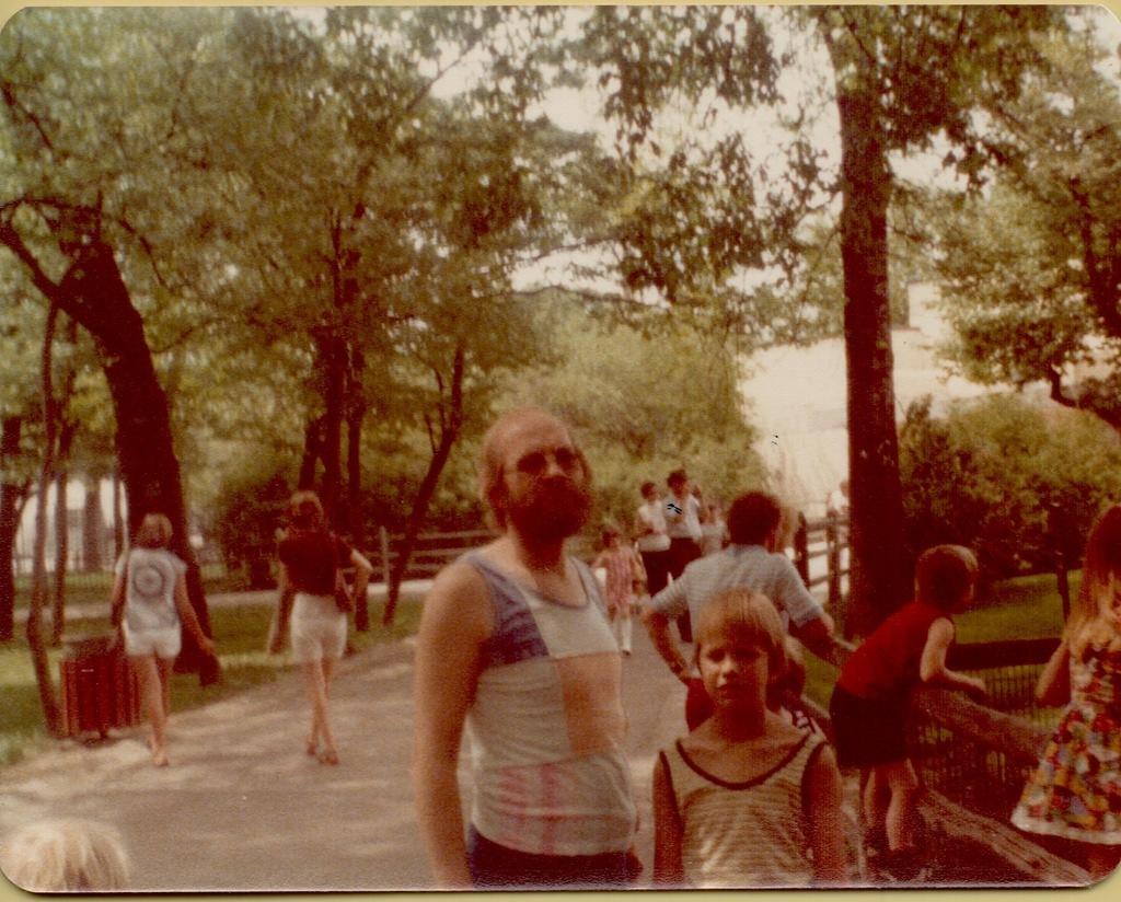 Tim Musa B'day 1976 Brookfield Zoo-3